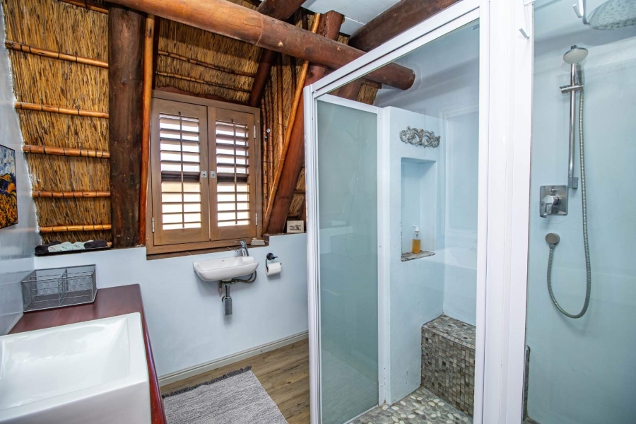 5 Bedroom Property for Sale in Stilbaai Wes Western Cape